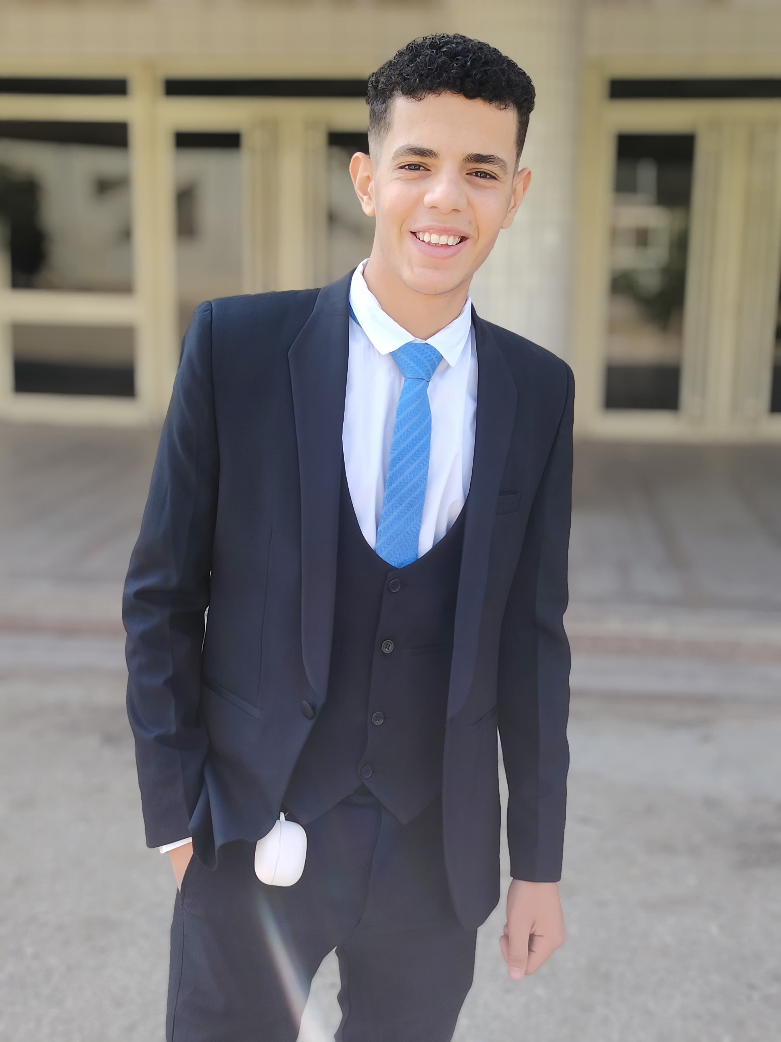 صورة المؤلف